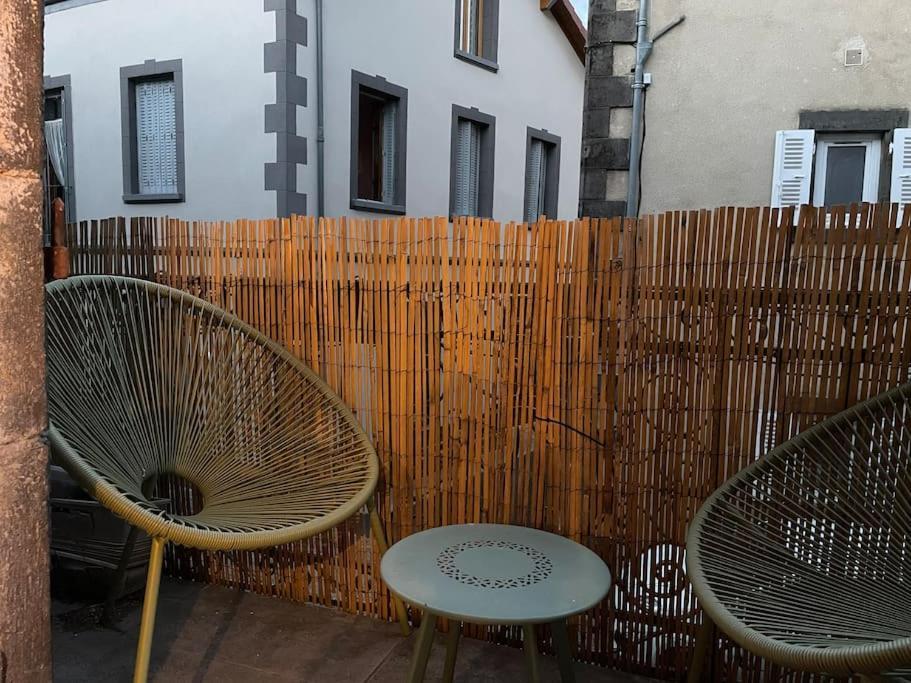 Petit Appartement Douillet Les Martres-de-Veyre Eksteriør billede